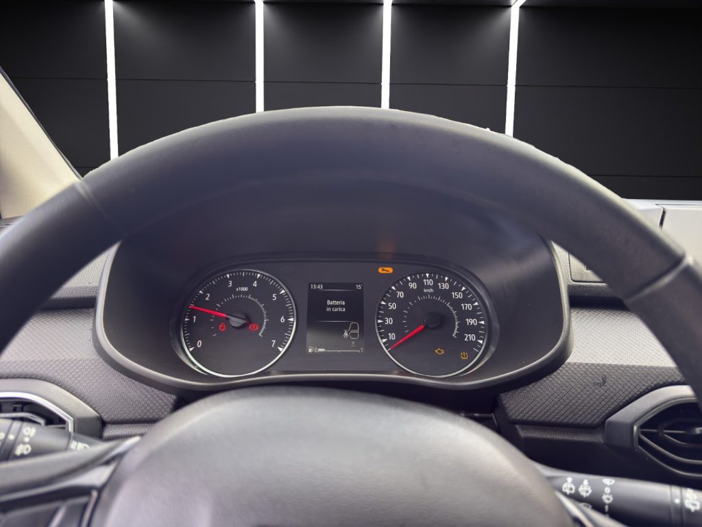 DACIA Jogger 1.0 TCe GPL 100 CV 5 posti Essential - 11