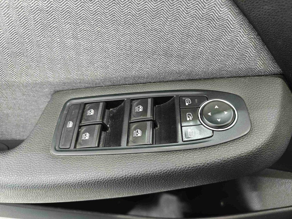 RENAULT Clio TCe 90 CV 5 porte Techno - 19