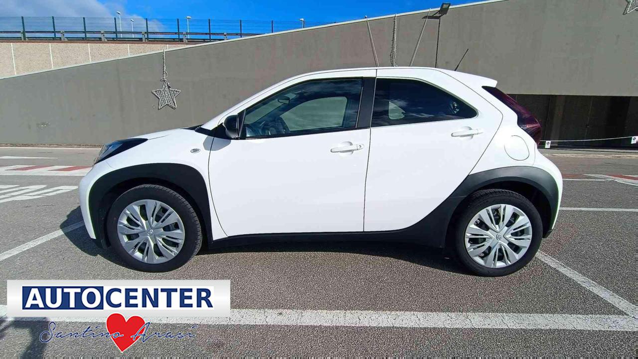 TOYOTA Aygo X 1.0 VVT-i 72 CV 5 porte Active - 3