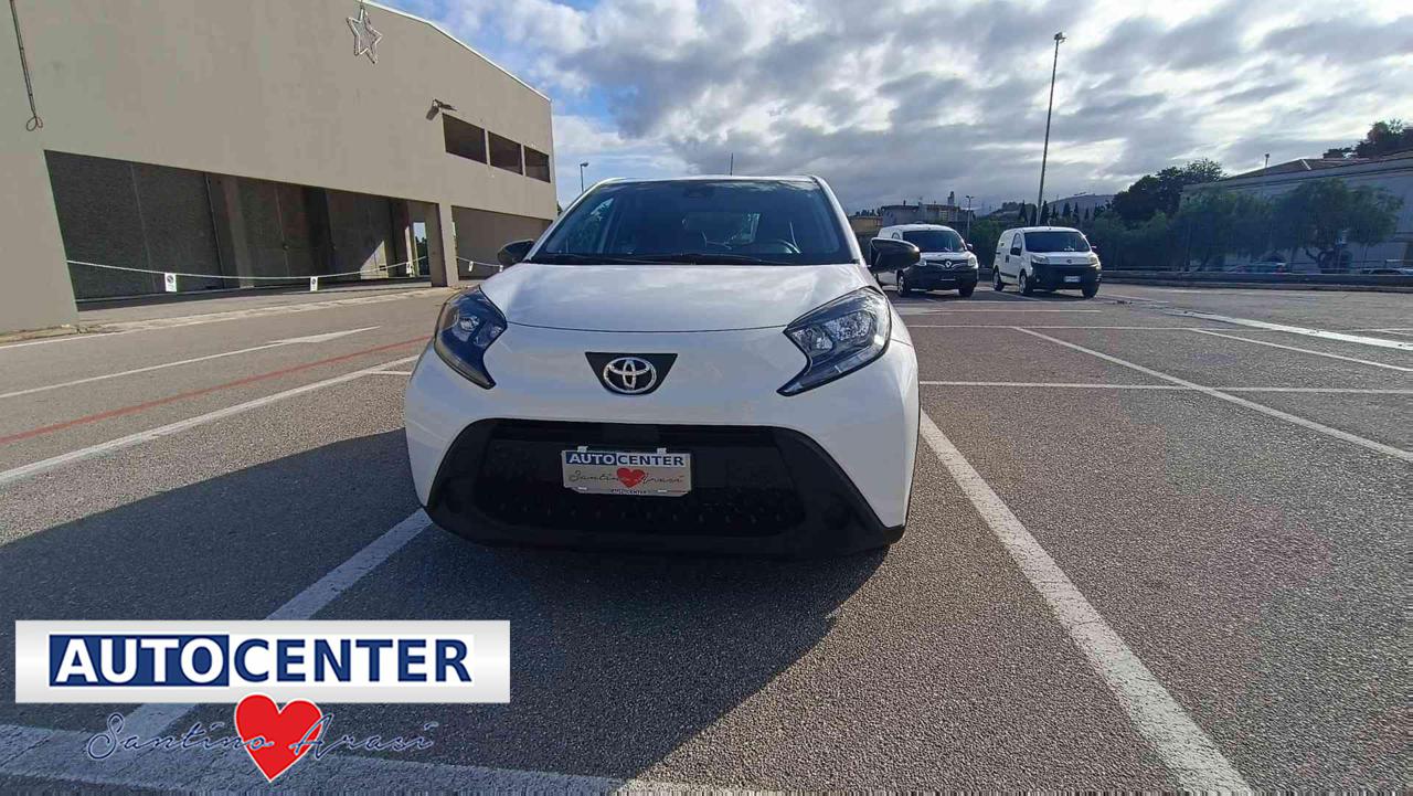 TOYOTA Aygo X 1.0 VVT-i 72 CV 5 porte Active - 1