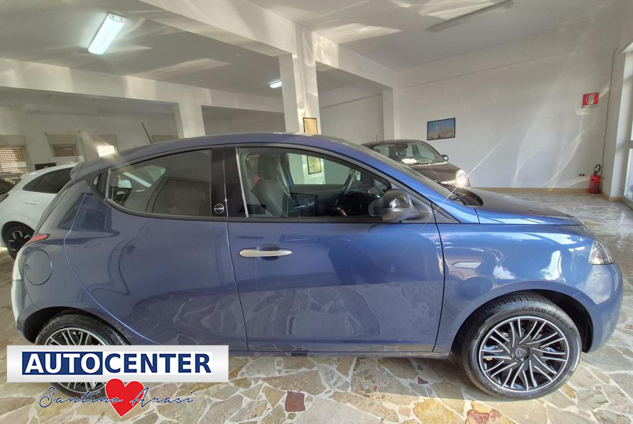 LANCIA Ypsilon 1.0 FireFly 5 porte S&S Hybrid Ecochic Gold - 2