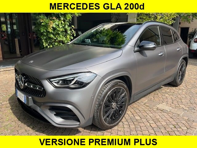 MERCEDES-BENZ GLA 200 Grigio scuro pastello