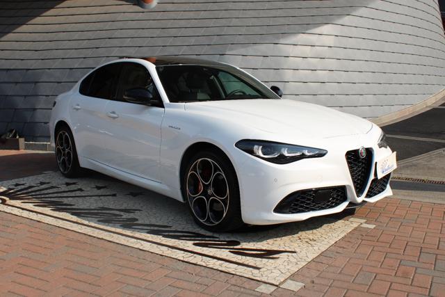 ALFA ROMEO Giulia Bianco pastello