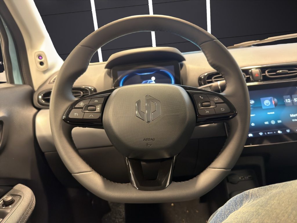 LEAPMOTOR T03 70kW - 8