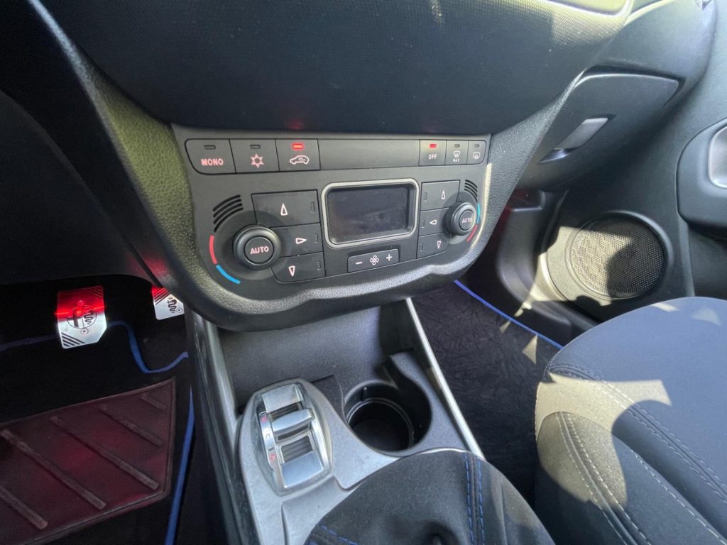 ALFA ROMEO MiTo 1.3 JTDm 95 CV S&S - 32