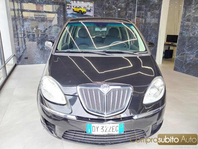 LANCIA MUSA Black pastel