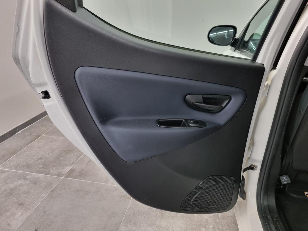 LANCIA Ypsilon 1.0 FireFly 5 porte S&S Hybrid Platino - 20