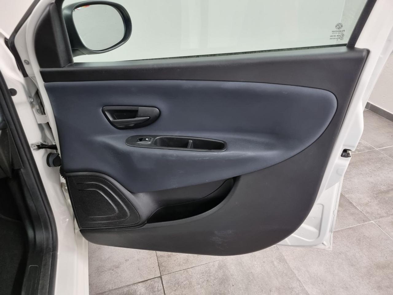 LANCIA Ypsilon 1.0 FireFly 5 porte S&S Hybrid Platino - 23