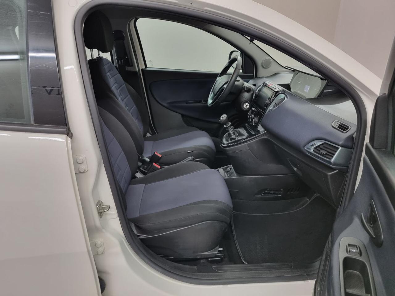 LANCIA Ypsilon 1.0 FireFly 5 porte S&S Hybrid Platino - 10