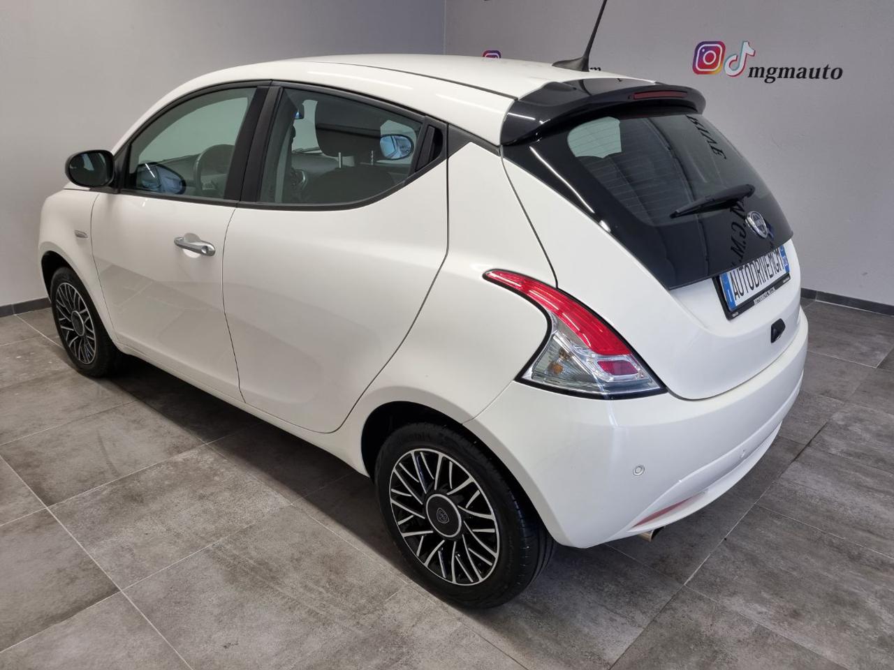 LANCIA Ypsilon 1.0 FireFly 5 porte S&S Hybrid Platino - 17