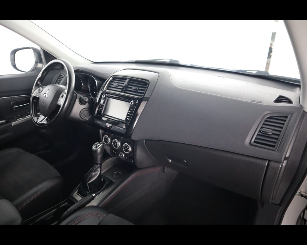 MITSUBISHI ASX 1.6 Instyle navi 2wd my18 - 16