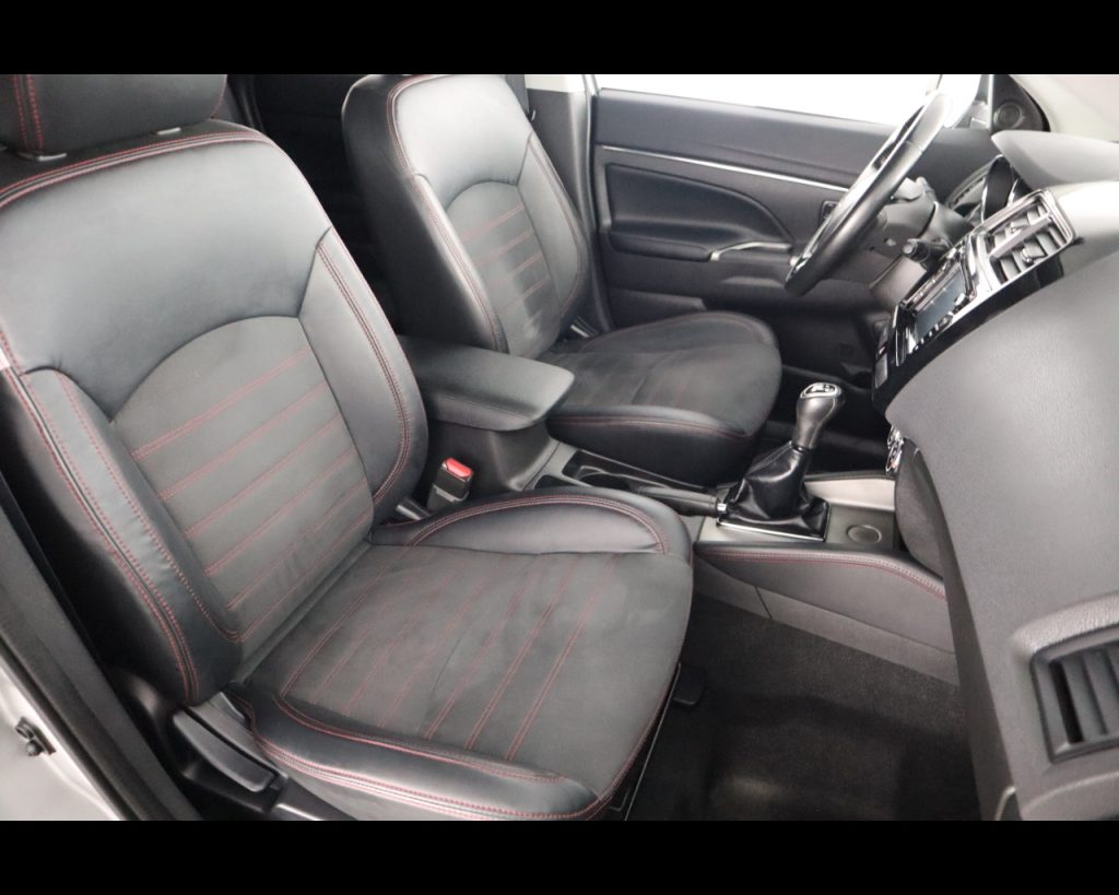 MITSUBISHI ASX 1.6 Instyle navi 2wd my18 - 17