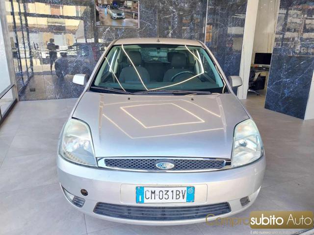 FORD Fiesta Grigio pastello
