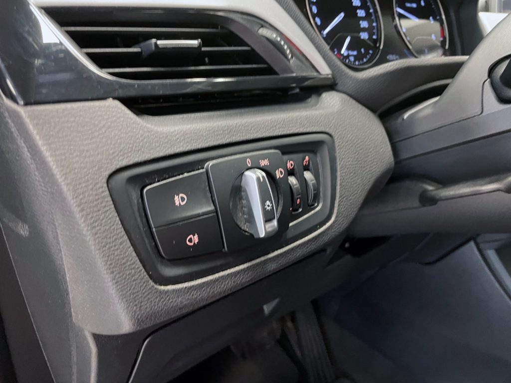 BMW X1 SDRIVE 18D BUSINESS AUTO MY18 - 42