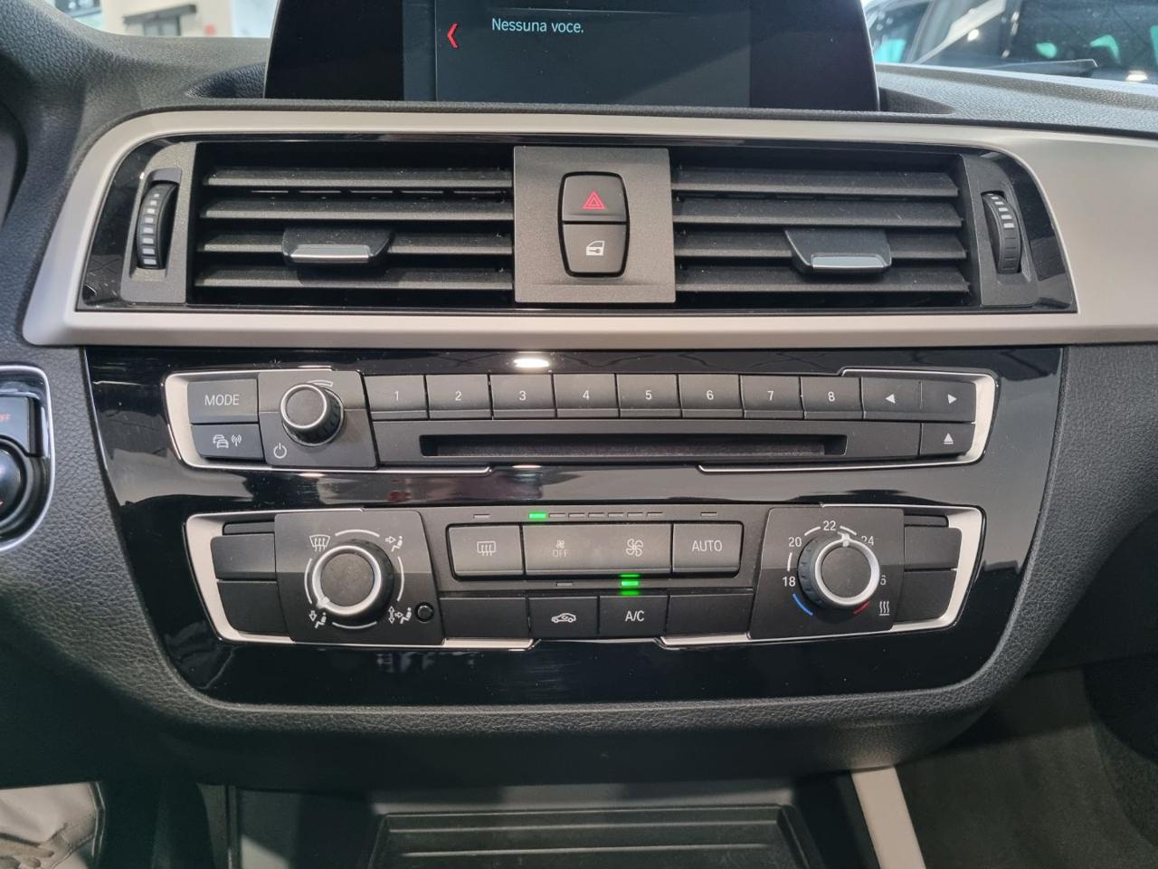 BMW 218 i Cabrio Advantage - 37