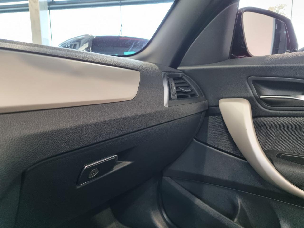 BMW 218 i Cabrio Advantage - 38