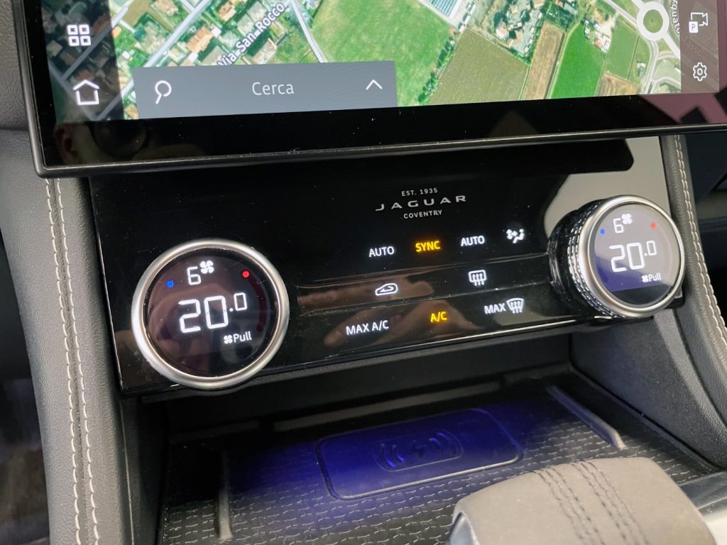 JAGUAR F-Pace 2.0d MHEV R-DYNAMIC HSE AWD 204CV - IVA DEDUCIBILE - 27