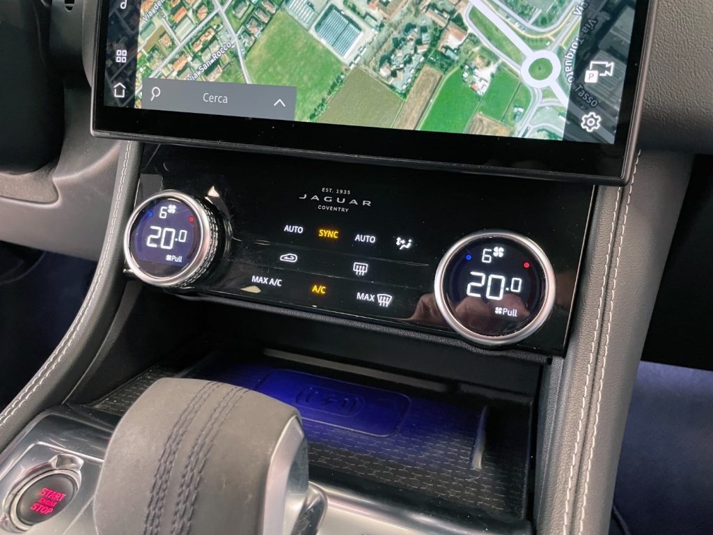 JAGUAR F-Pace 2.0d MHEV R-DYNAMIC HSE AWD 204CV - IVA DEDUCIBILE - 49