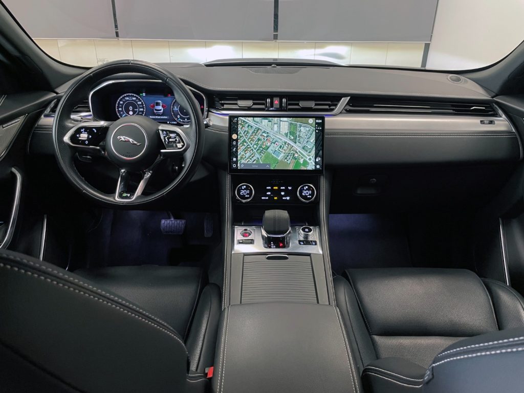 JAGUAR F-Pace 2.0d MHEV R-DYNAMIC HSE AWD 204CV - IVA DEDUCIBILE - 51