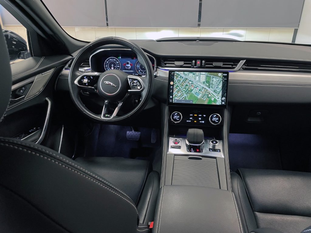 JAGUAR F-Pace 2.0d MHEV R-DYNAMIC HSE AWD 204CV - IVA DEDUCIBILE - 52