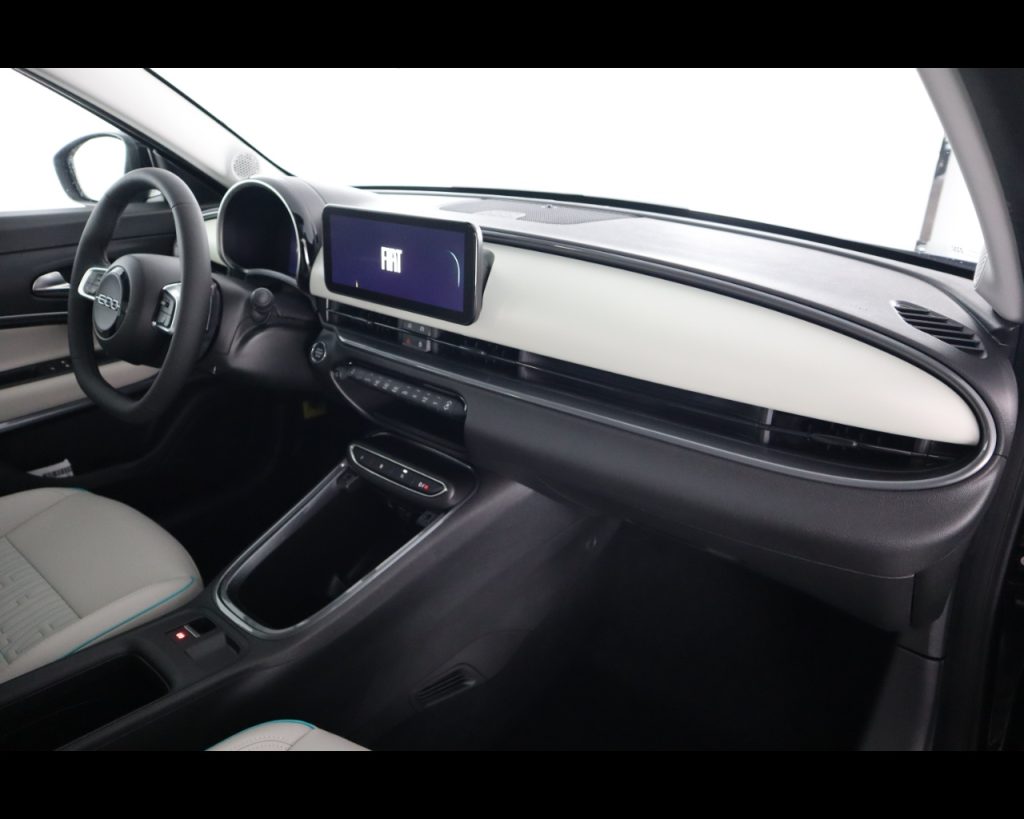 FIAT 600 Hybrid My25 La Prima Hybrid 100cv - 16