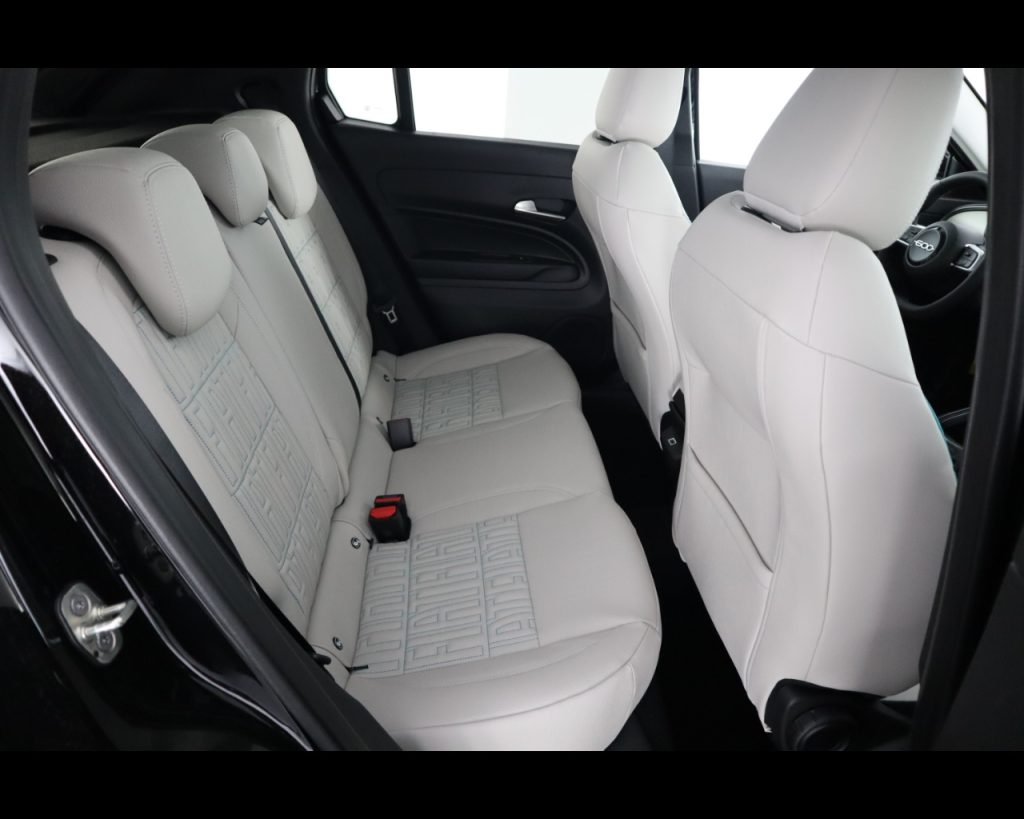 FIAT 600 Hybrid My25 La Prima Hybrid 100cv - 18