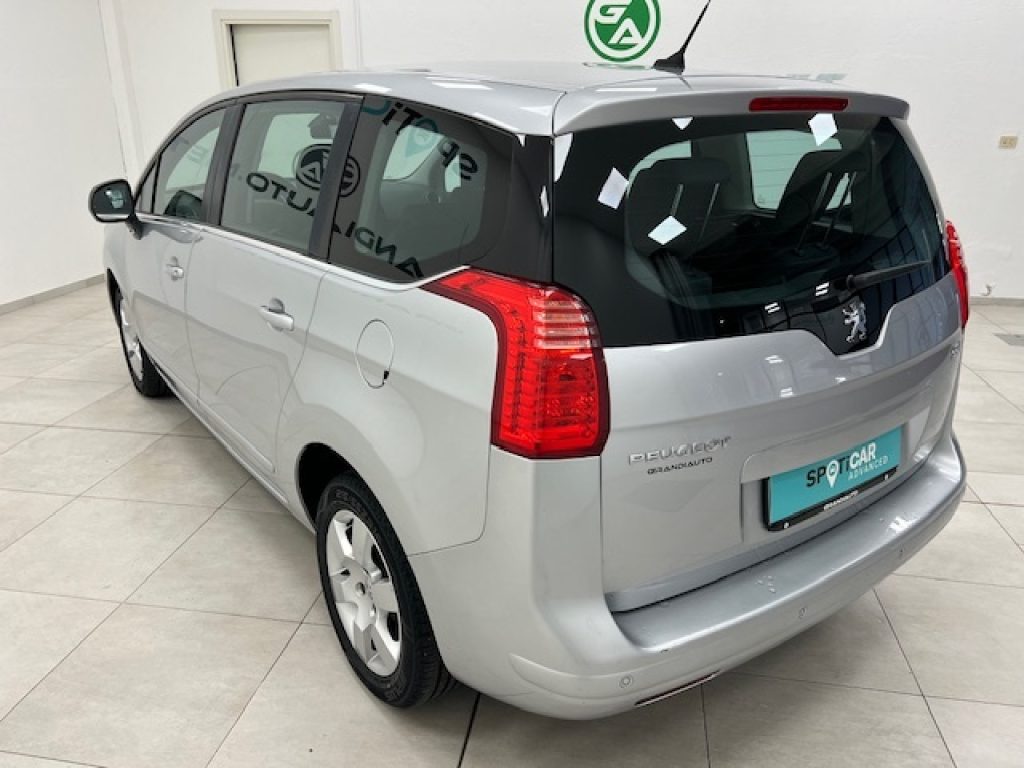 PEUGEOT 5008 I -  1.6 hdi 8v Active 115cv - 3