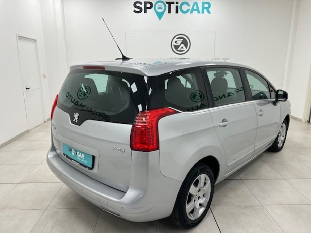 PEUGEOT 5008 I -  1.6 hdi 8v Active 115cv - 4