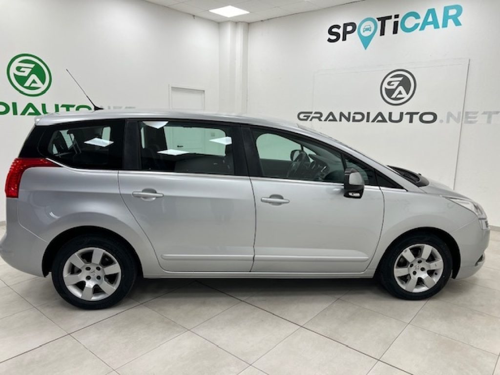 PEUGEOT 5008 I -  1.6 hdi 8v Active 115cv - 5