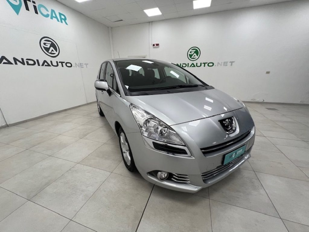 PEUGEOT 5008 I -  1.6 hdi 8v Active 115cv - 6