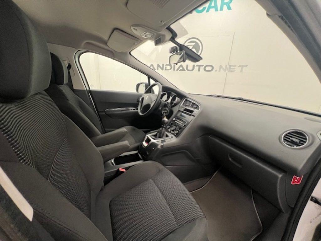 PEUGEOT 5008 I -  1.6 hdi 8v Active 115cv - 8