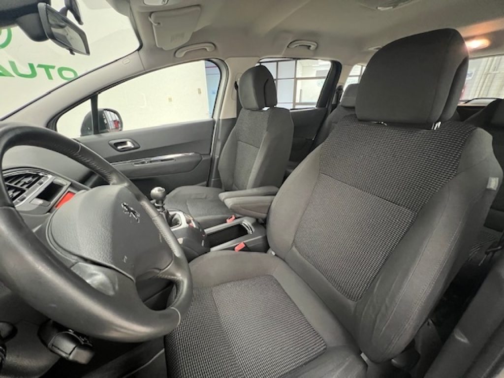 PEUGEOT 5008 I -  1.6 hdi 8v Active 115cv - 9