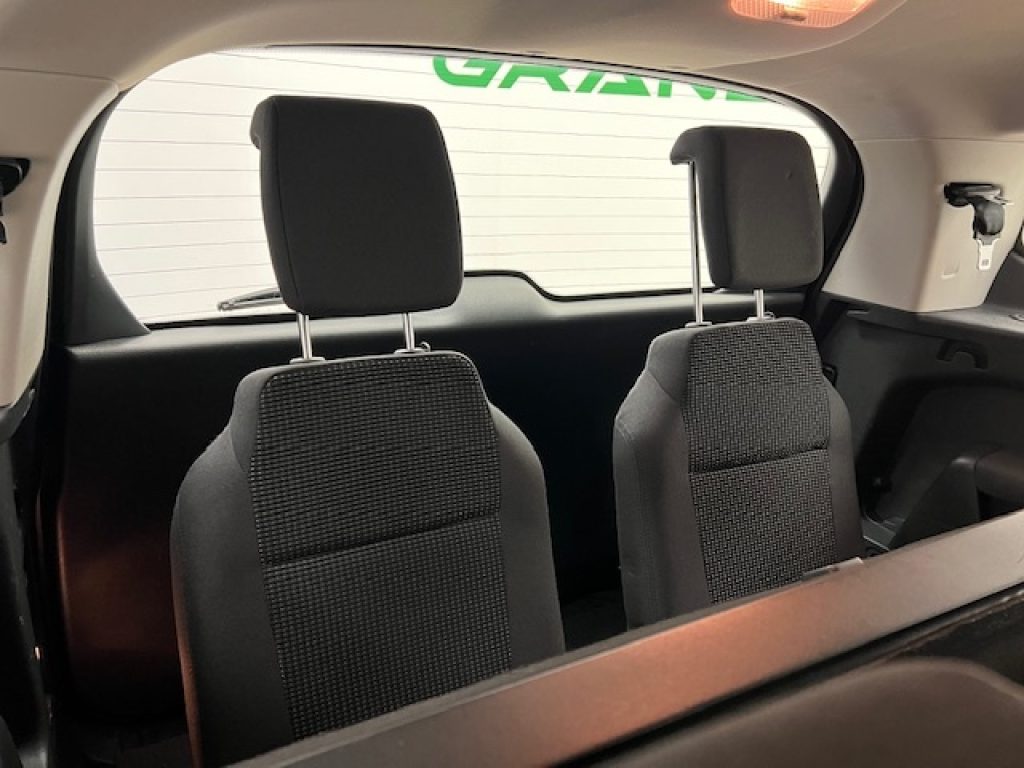 PEUGEOT 5008 I -  1.6 hdi 8v Active 115cv - 18