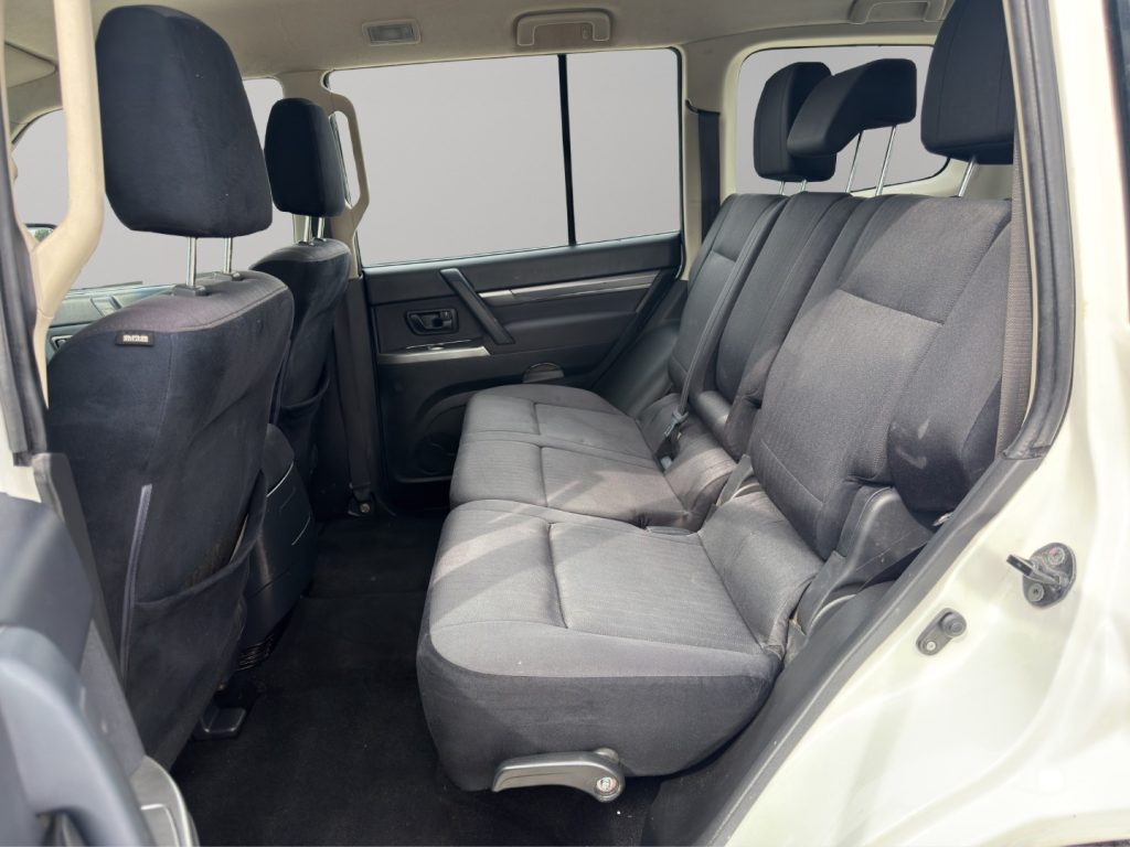 MITSUBISHI Pajero 3.2 5p. 7 POSTI - GANCIO - 8
