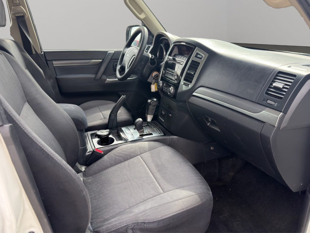 MITSUBISHI Pajero 3.2 5p. 7 POSTI - GANCIO - 9
