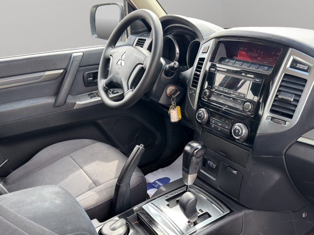 MITSUBISHI Pajero 3.2 5p. 7 POSTI - GANCIO - 10