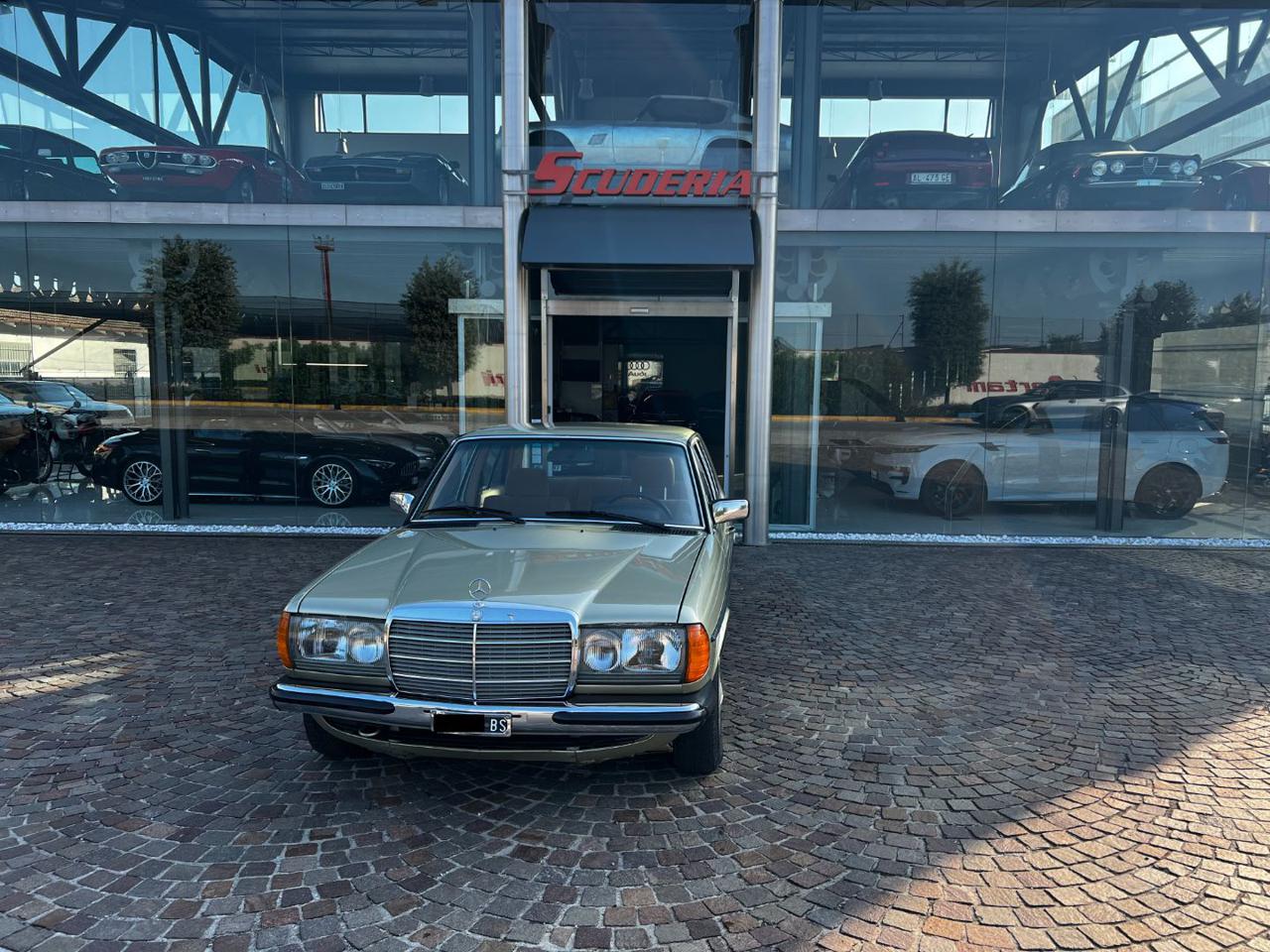 MERCEDES-BENZ 240