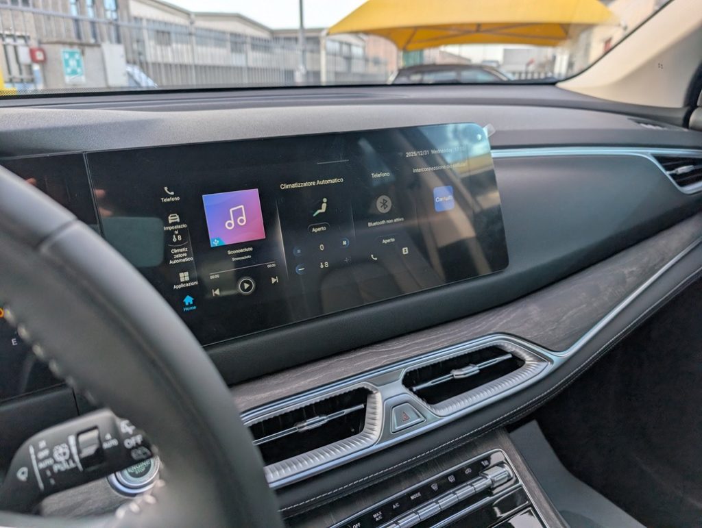 DFSK E5 E5 PLUG IN HYBRID VERSIONE BUSINESS - 11