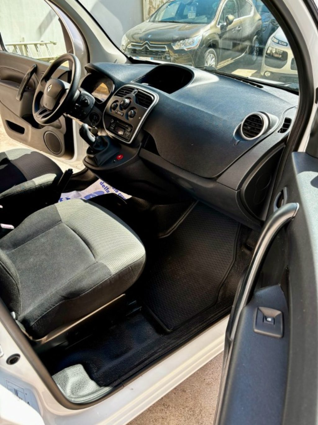 RENAULT Kangoo