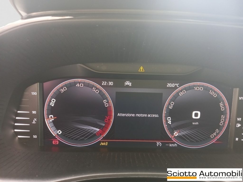 SKODA Fabia 1.0 MPI 80 CV Monte Carlo - 11