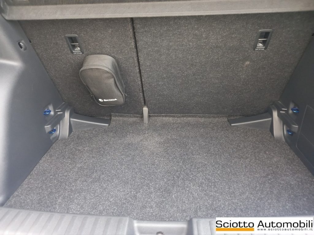 SKODA Fabia 1.0 MPI 80 CV Monte Carlo - 17