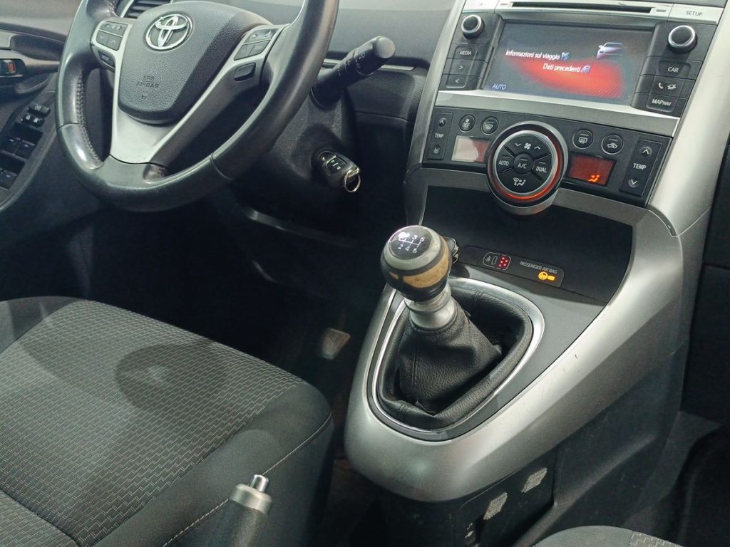 TOYOTA Verso 1.6 D-4D Active 7 posti - 8