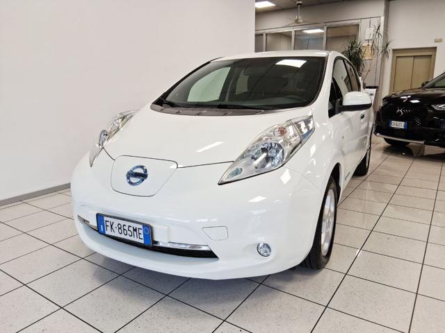 NISSAN Leaf Bianco pastello