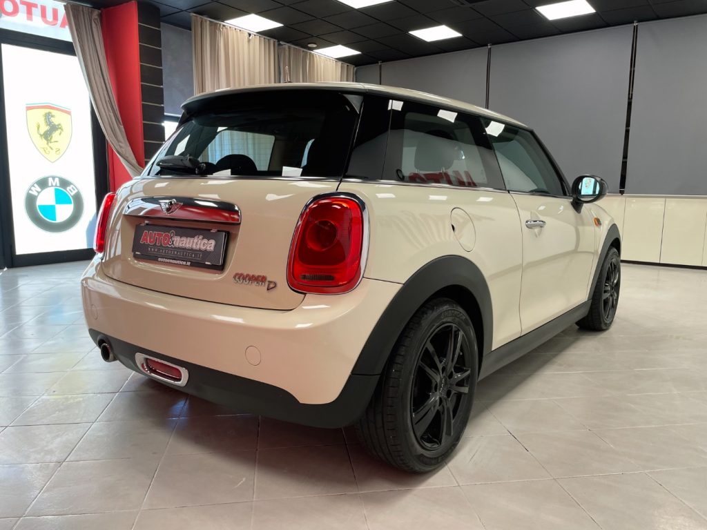 MINI Cooper D 1.5 COOPER D BUSINESS 3P - 11
