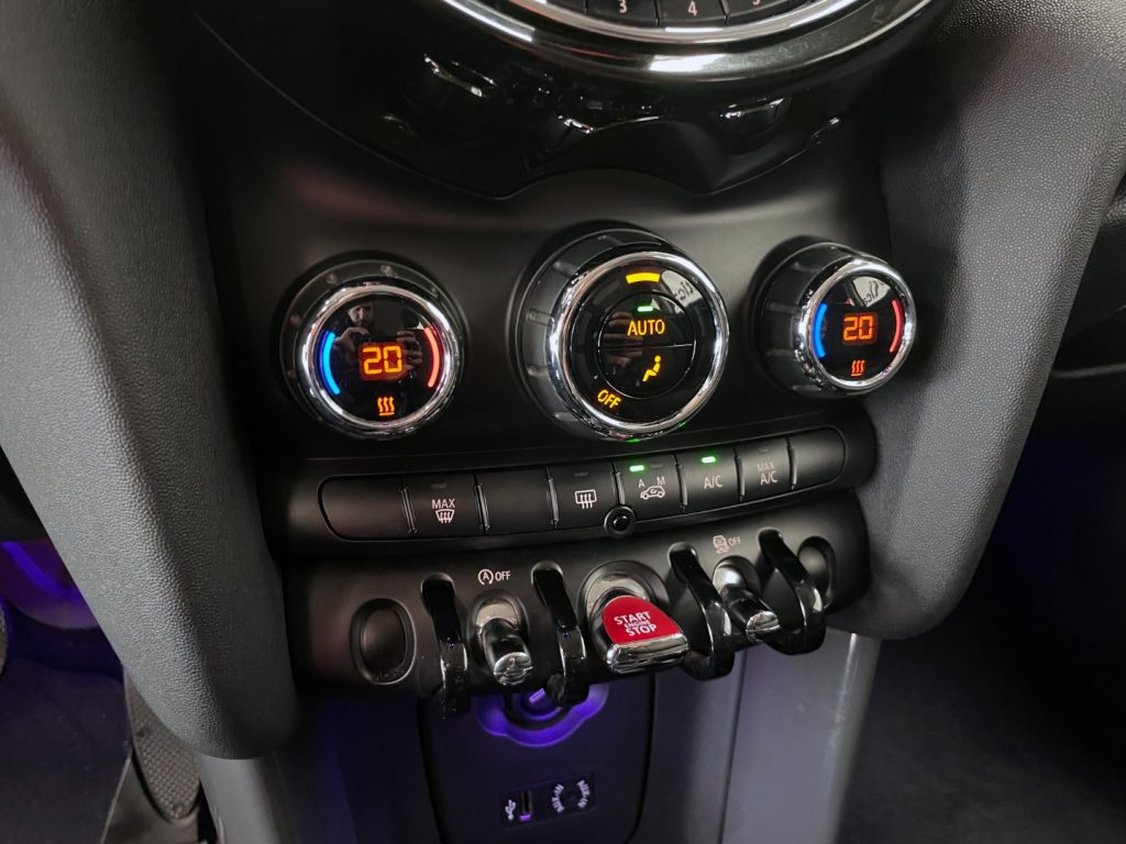 MINI Cooper D 1.5 COOPER D BUSINESS 3P - 23