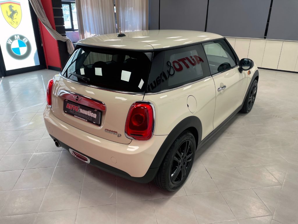 MINI Cooper D 1.5 COOPER D BUSINESS 3P - 39