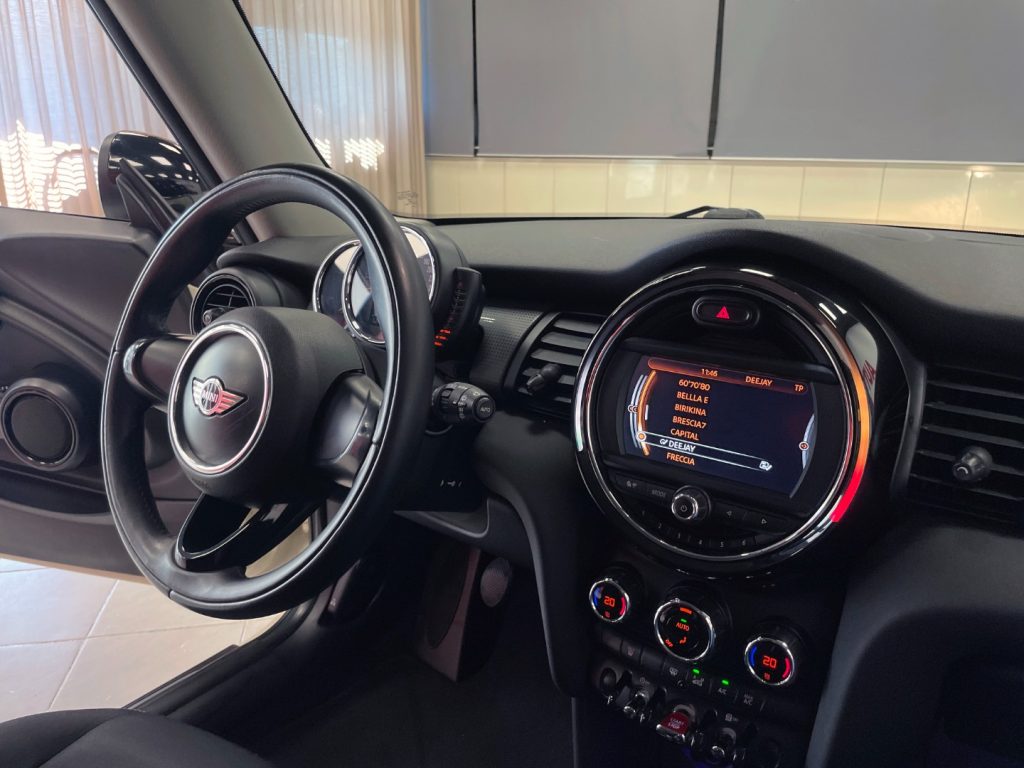 MINI Cooper D 1.5 COOPER D BUSINESS 3P - 47