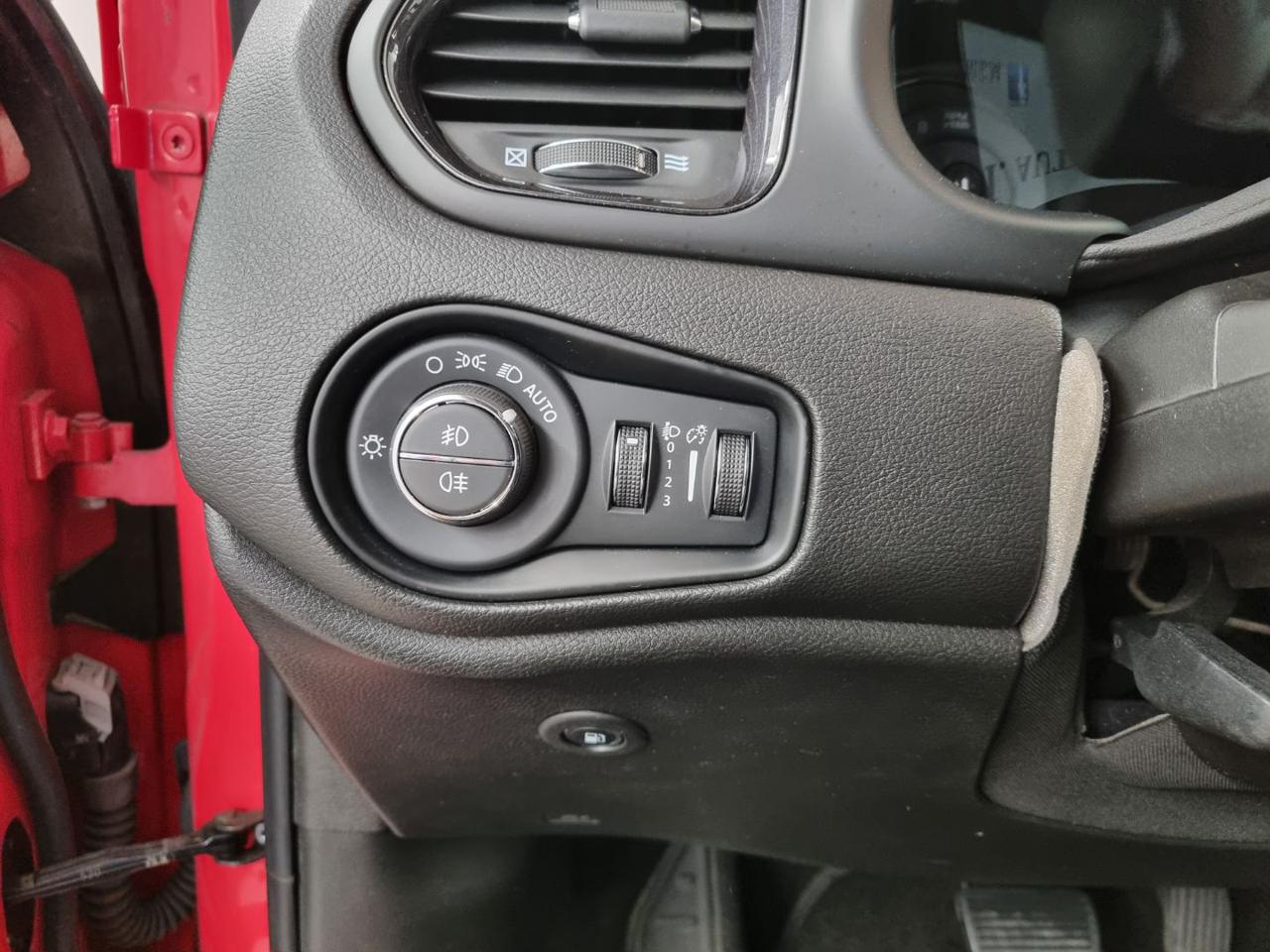 JEEP Renegade 1.5 Turbo T4 MHEV Limited - 23