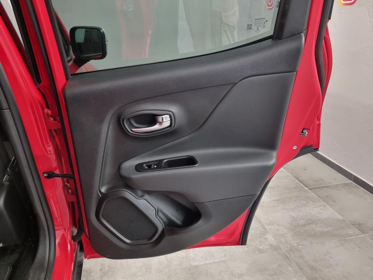 JEEP Renegade 1.5 Turbo T4 MHEV Limited - 18