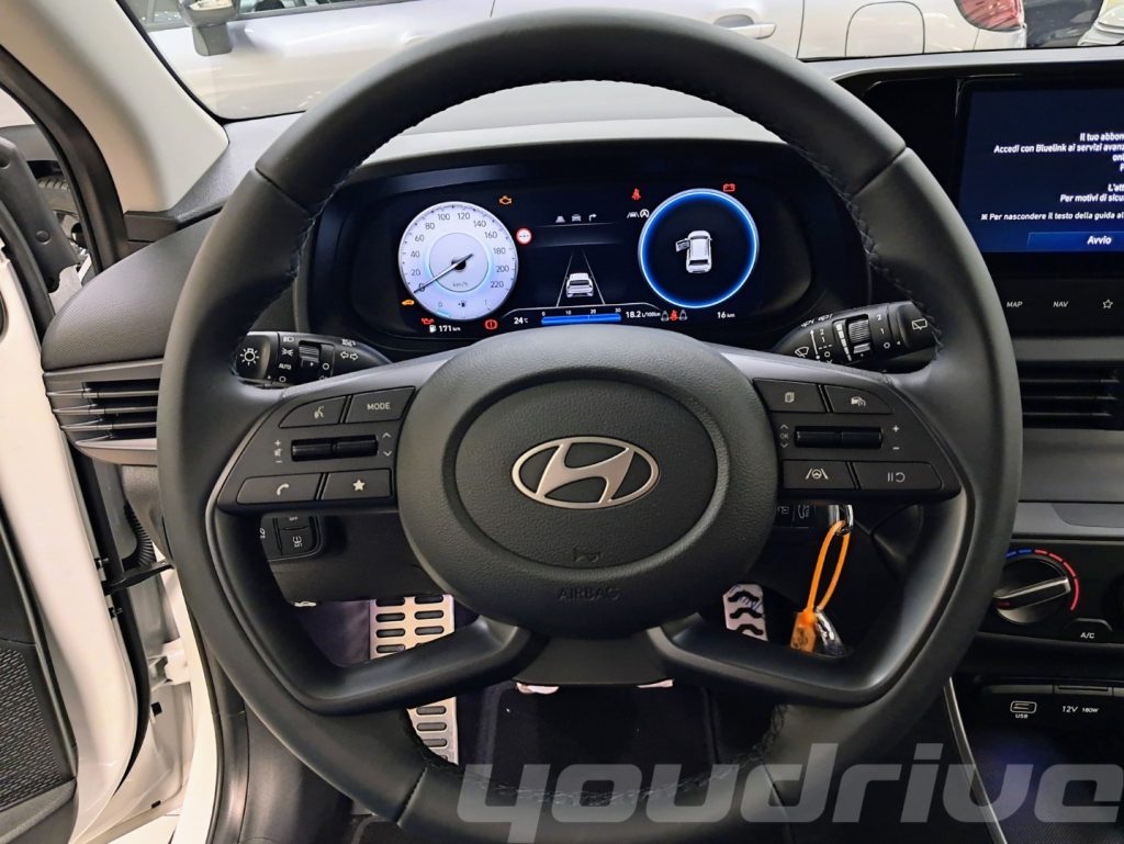 HYUNDAI Bayon / 1.2 MPI MT XLine KM0 - 11